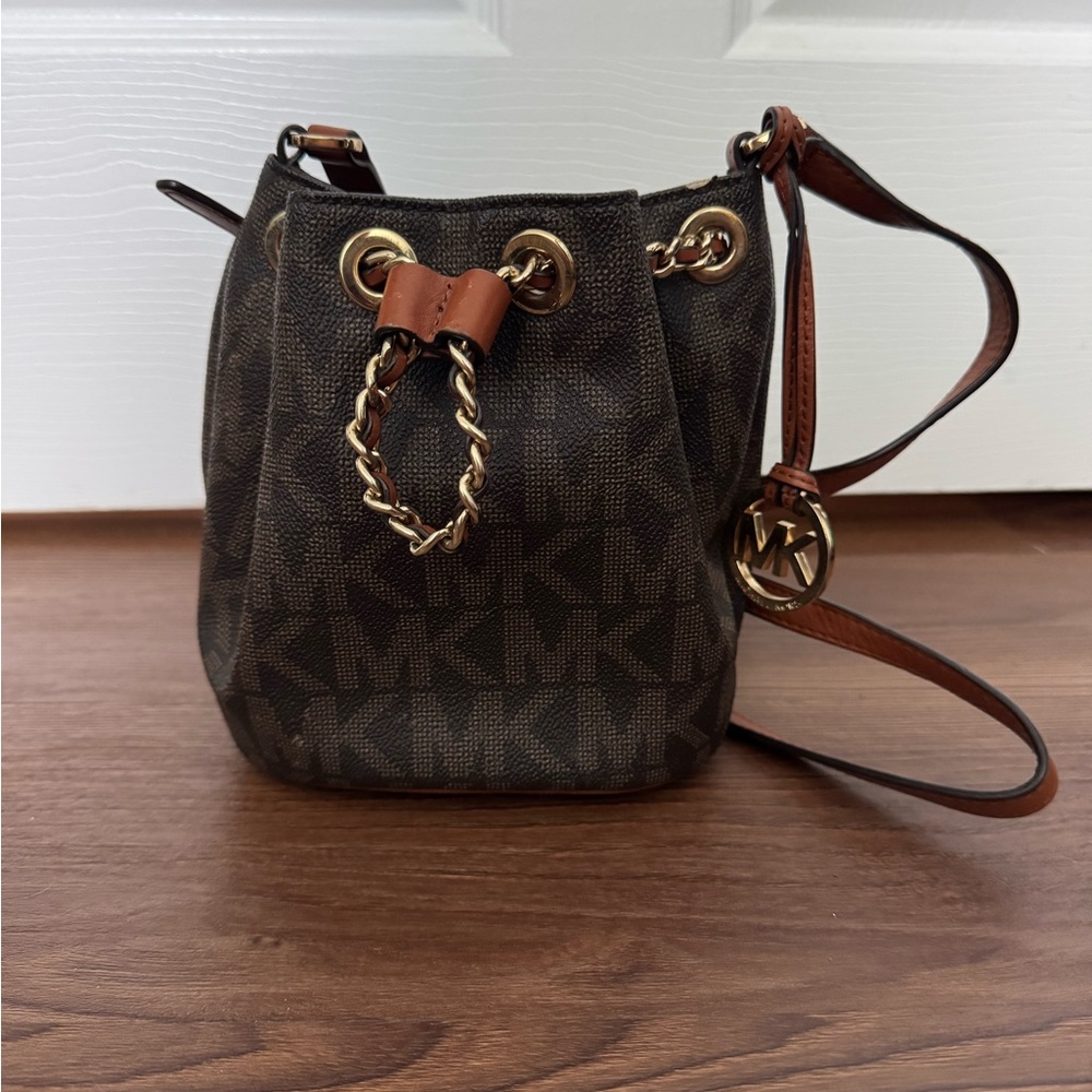 Michael Kors Gold and Brown Bucket Crossbody Bag